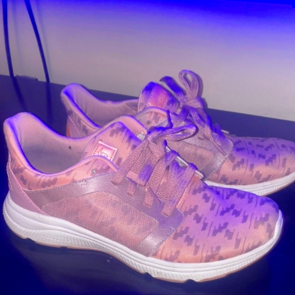 Women's Pink Athletic Shoes